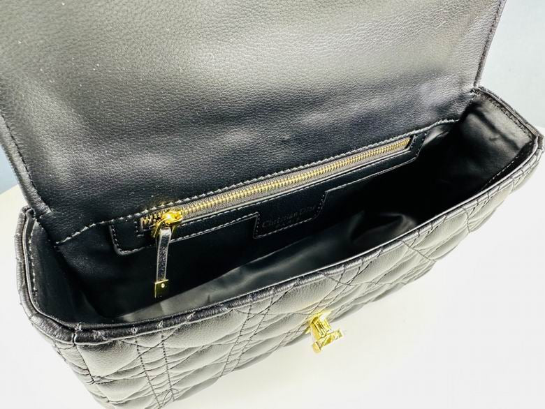 Sac en main Christian Dior