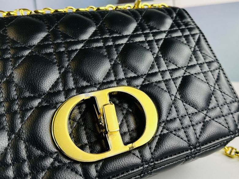 Sac en main Christian Dior